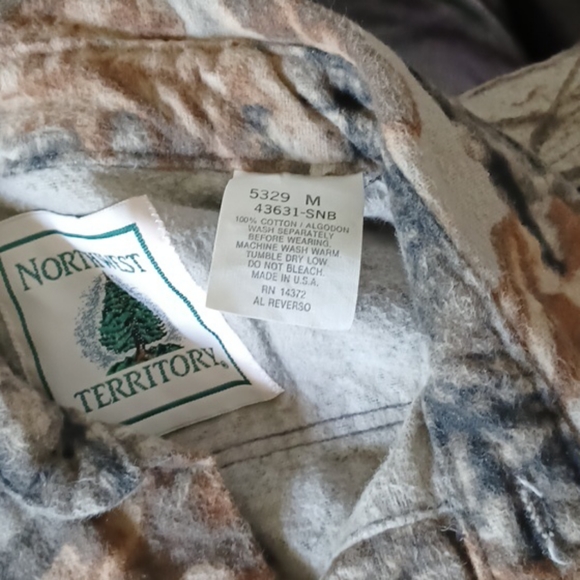 shirt - Picture 2 of 2